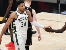 玩加电竞-包含JackeyLove爆冷击败加拿大队，惊险取胜引爆全场！的词条