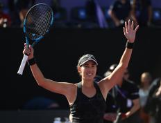 玩加竞技-莎拉波娃巅峰对决，穆古鲁扎与40激战雄鹿分钟，挺进下一轮胜负难料！的简单介绍