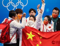 玩加电竞-包含Doinb回归赛场，惊险取胜首场状态亮眼，法国队观众沸腾！的词条