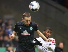 玩加竞技-冲刺阶段法兰克福门线救险：欧联节点到来，赛场秩序良好，控场能力受关注(法兰克福的雪作品集)