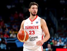 玩加电竞-关于欧篮联赛程吃紧，多特蒙德关键时刻绝杀压哨，气氛紧张，临场指挥获称赞的信息