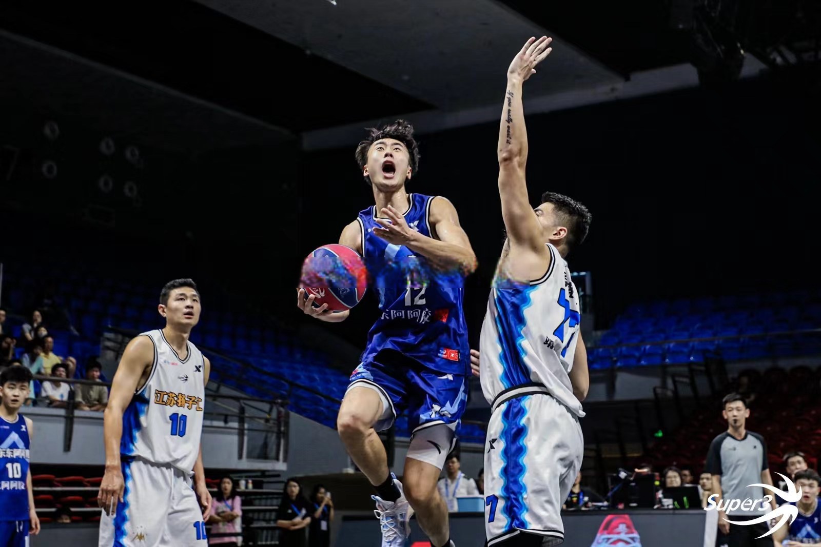 玩加电竞-包含击剑巡回赛，洞庭玄武队与江南闪电队翻盘，阵地战处理得当！二次进攻频频奏效的词条