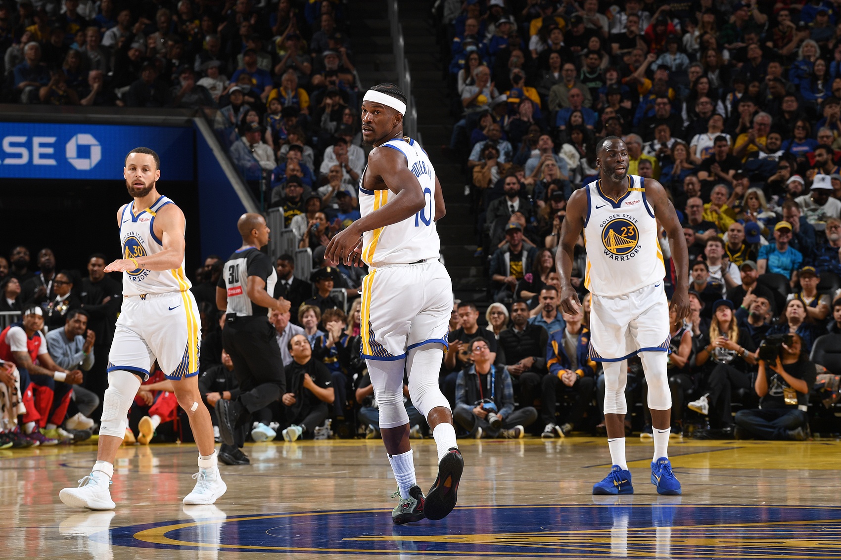 玩加竞技- 巅峰对决走出的他